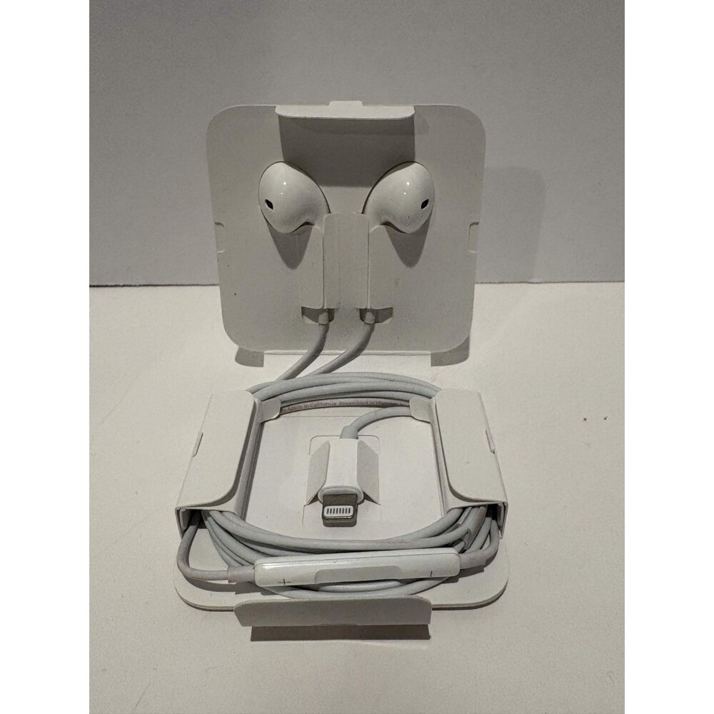 Apple EarPods with Lightning Connector Wired Earbuds iPhone White MMTN2AM/A